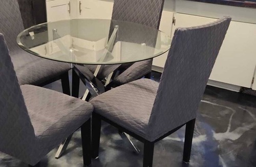 Winnipeg House | Northside Comfort! Pet Friendly Budget Rental close to HSC and The Forks!