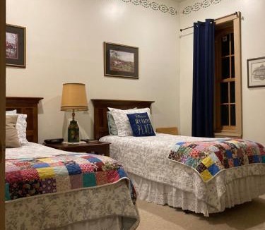 Geneseo Bed & Breakfast | Oak Valley Inn and Suites
