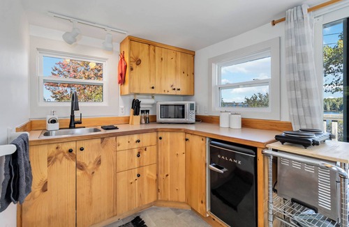 Feltzen South Ski Chalet | Ocean Sanctuary - The Salty Cribb Cabin