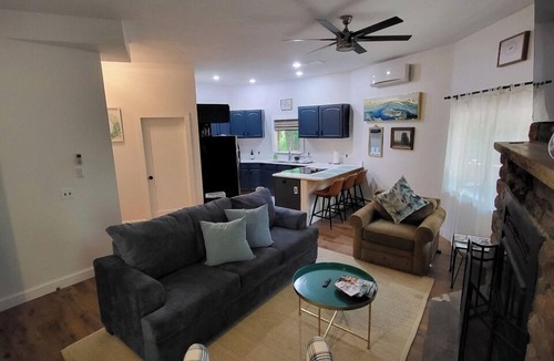 Ripley House | Octagonal Wine Country Lodge · Sleeps 10 · Game Room + 2 Fireplaces + Fire Pit