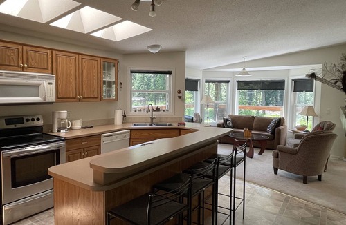 Kootenay Boundary House | Old Cowboy Ranch Guesthouse - CALL FOR AVAILABILITY