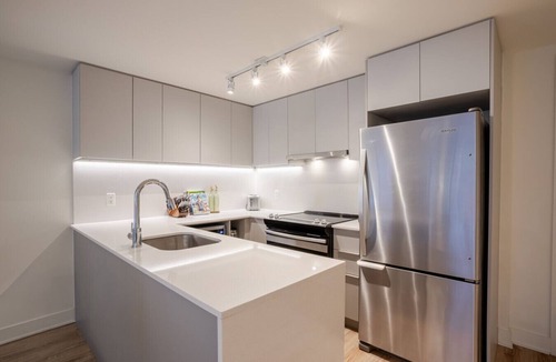 Cite Multimedia Apartment | Old Port Luxe Stay | Rooftop Pool, Gym & Parking