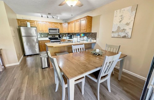 Kelleys Island Condo | On Island Time at Kelleys! Downtown Area