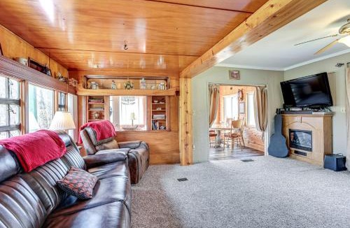 Evart House | On Muskegon River! Wooded & Peaceful Retreat