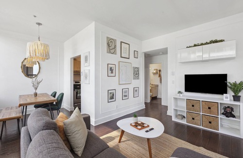 Downtown Vancouver Apartment | One-bedroom stylish apartment in Downtown Vancouver!