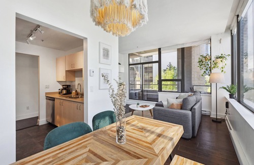 Downtown Vancouver Apartment | One-bedroom stylish apartment in Downtown Vancouver!