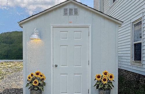 Mount Vision Cottage | Oneonta/Cooperstown Baseball CharmingCottage at the church in Mount Vision.