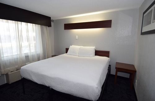 Spring Brook Hotel | Orchard Park Motel