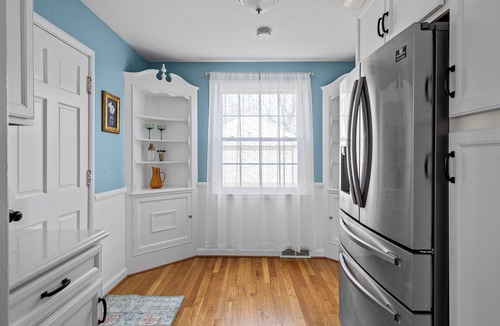Ottawa Hills House | Ottawa Hills 3bd w Chef's Kitchen, King bd, N64