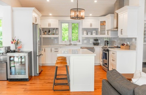 Bala Cottage | OvertheMoon Muskoka Bala Waterfront Retreat: Sauna