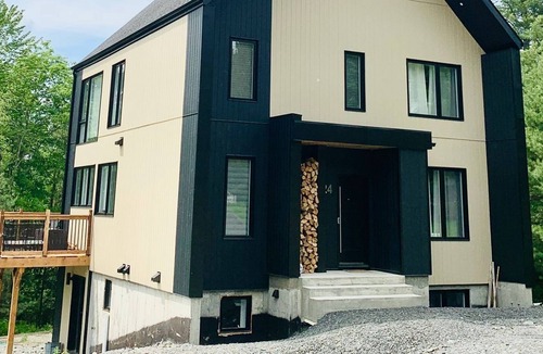 Mansonville Ski Chalet | Owl's Head Family Cabin