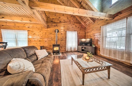 Harmony House | Panama Cabin on 36 Acres w/Hot Tub & Trails!