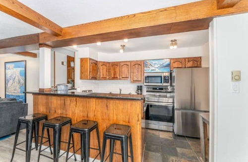 East Kootenay Villa | Panorama SkiLodge True Ski InOut Amazing Amenities
