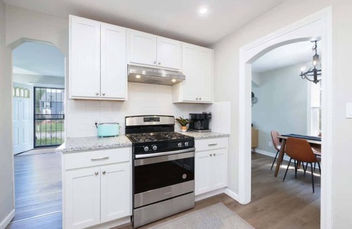 University Heights House | Park-side family retreat with private backyard