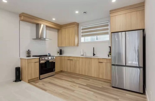 Chestermere House | Pavilion Lakefront Luxe 3 Bdrm Near Lake!