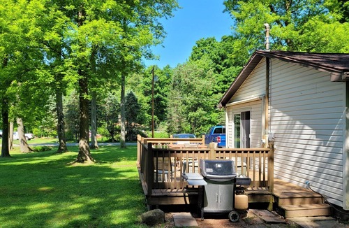 Pymatuning North Cottage | Peaceful 2 bedroom cottage close to the lake.