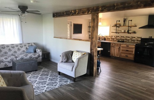 Perry House | Peaceful Country Home close to Letchworth Park!