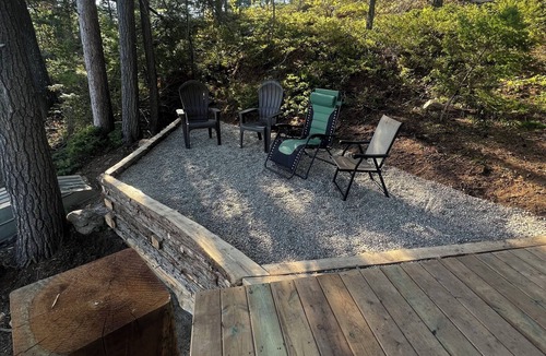 North Frontenac Cabin | Peaceful Lakefront Cottage - Large Deck, Dock & Rustic Outdoor Charm