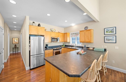 Lakeside House | Peach Place at Lakeside