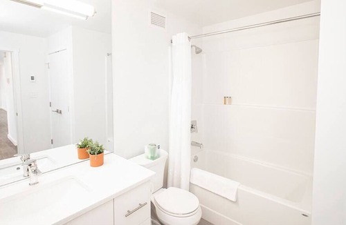 Downtown Winnipeg Apartment | Penthouse | Free Parking, Wi-Fi & Laundry!