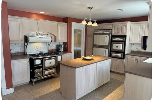 Clarke's Beach Ski Chalet | Perfect 6-bedroom chalet in lovely Clarke's Beach getaway