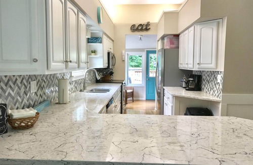 South Haven House | Perfect for Family - HEATED POOL thru early Oct, WALK to Downtown/Beach, HOT TUB