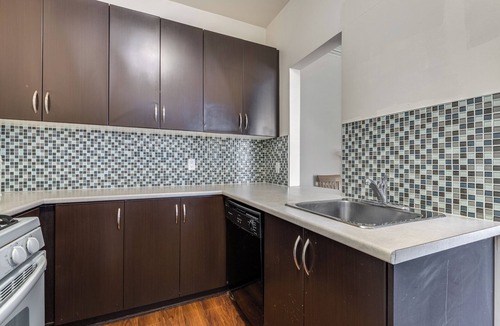 Downtown Vancouver Apartment | Pet Allowed Furnished 2 Bedroom @ 935 Jervis
