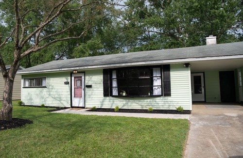 Youngstown House | Pet Friendly 3 bedroom 1 king,1 Queen,1 Full Bed Home