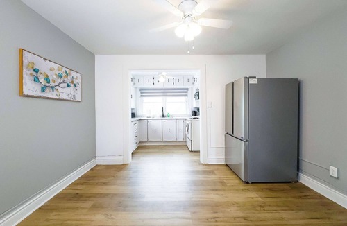 Bobcaygeon Apartment | Pet Friendly Home Near Lock 32 & Beach Park