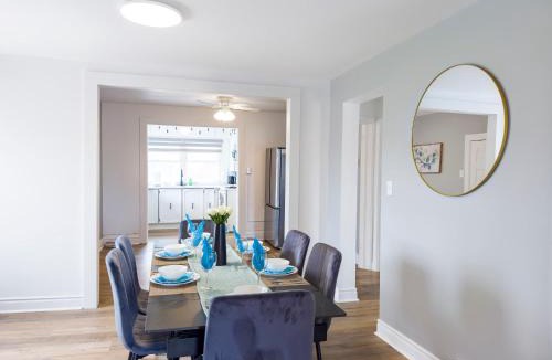 Bobcaygeon Apartment | Pet Friendly Home Near Lock 32 & Beach Park