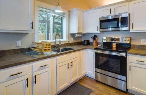 Kalkaska Cottage | Pet-Friendly Kalkaska Cottage on Lake Crawford!