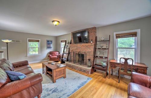 Miller Beach House | Pet-Friendly Lake Getaway: 1 Block to Beach!
