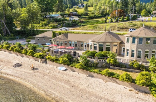 Nelson House | Pet-Friendly Lakefront Escape with Beautiful Kootenay Lake Views Near Nelson
