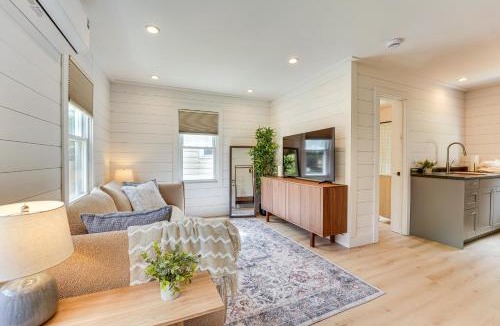 Lansing House | Pet Friendly Tiny Home w/Deck: Close to MSU