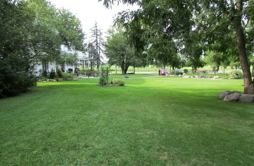 North Dundas House | Picturesque Suite Rental for a Tranquil Getaway near Ottawa, Ontario