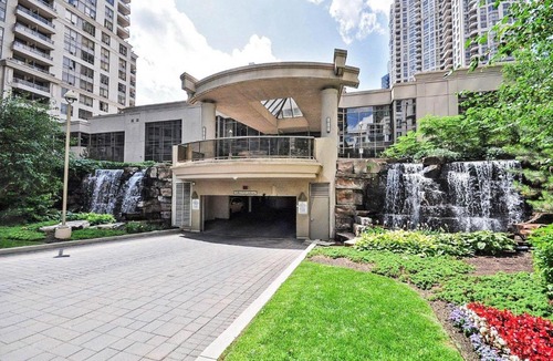 Downtown Mississauga Apartment | PlanURstay -Luxurious Grand Penthouse in Mississauga Square one