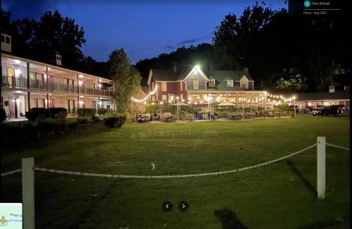 Town of Milo Hotel | Plum Point Lodge