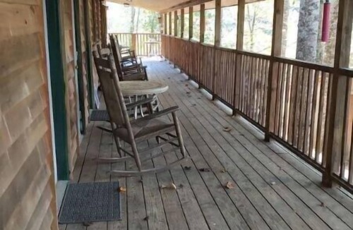 Newland House | Plumtree Mountain Retreat Studio #2