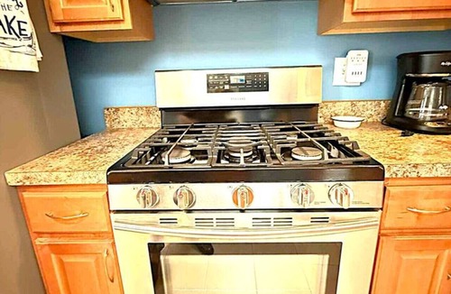 Kelleys Island House | Point of View Cottage w/Beach Access-3bdrms/2bths
