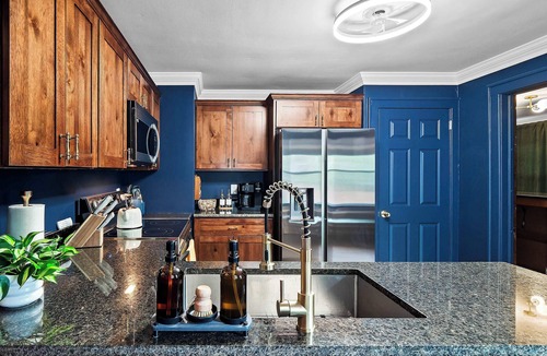 Berea House | Poker-Bar-Shuffleboard-Firepit-Walkable-Sleeps 10