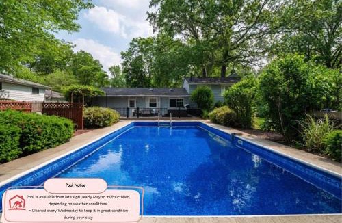 Vermilion House | Pool - Hot Tub - Game Room - Remodeled - Sleeps 10