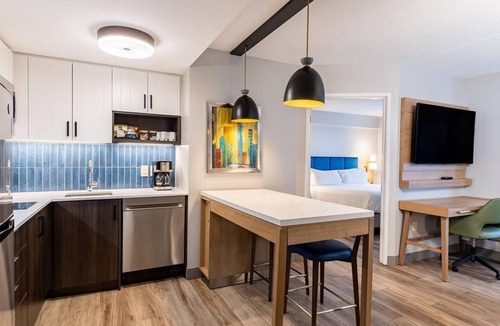 Westminster Apartment | Premium 2BR Suite w/Kitchen | Breakfast + Pool
