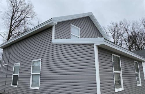 Geneva-on-the-Lake House | Prime East End Location Walk Everywhere