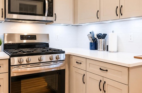 Corn Hill Apartment | Private 1BR1BD,Apt Near High Falls, TV, Kitchen
