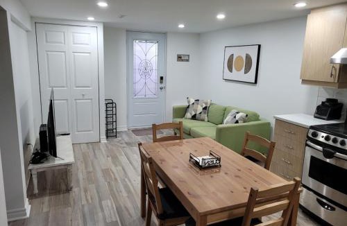 Longueuil Apartment | Private Entry-Modern & Bright Longueuil Suite