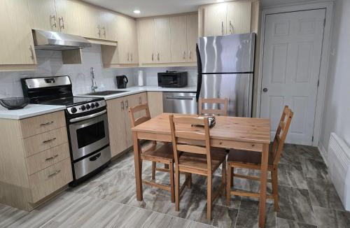 Longueuil Apartment | Private Entry-Modern & Bright Longueuil Suite