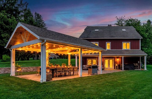 Ravenna House | Private Estate | Sleeps 35 | 9 Bed 9.5 Bath | 2 Homes | Theater | Pond | Sport Court | Hot Tub | Sauna
