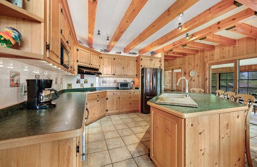 Leeds and the Thousand Islands Cottage | Private Family Island Retreat on Charleston Lake