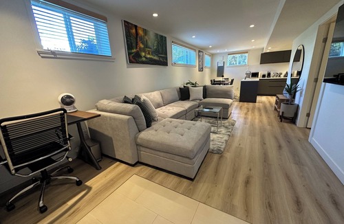 Pemberton Heights Apartment | Private Garden Level Suite Bright & Spacious