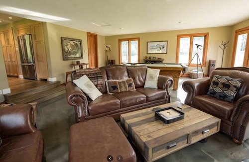 Blaeberry House | Private Home on 10 Acres 12 minutes from Golden, BC.